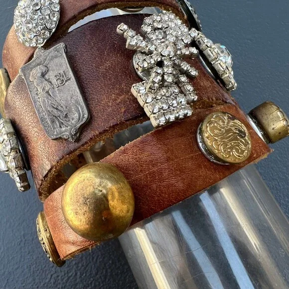 Artisan handmade leather Old button Bracelets . Costumejewelry